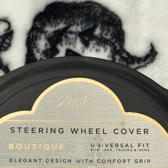 STEERING WHEEL COVER, fluffy multicoloured, universal fit, comfort grip. BNWT. - Picture 4 of 4